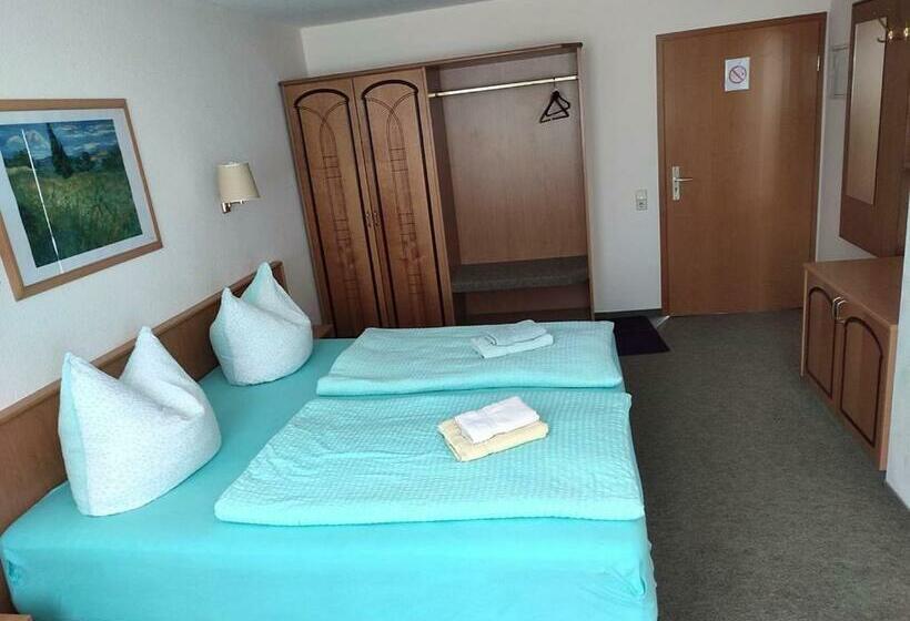 ペンション Gockescher Hahn