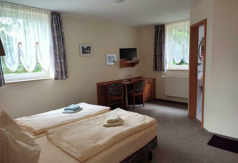 ペンション Gockescher Hahn