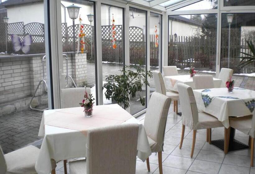 ペンション Gockescher Hahn