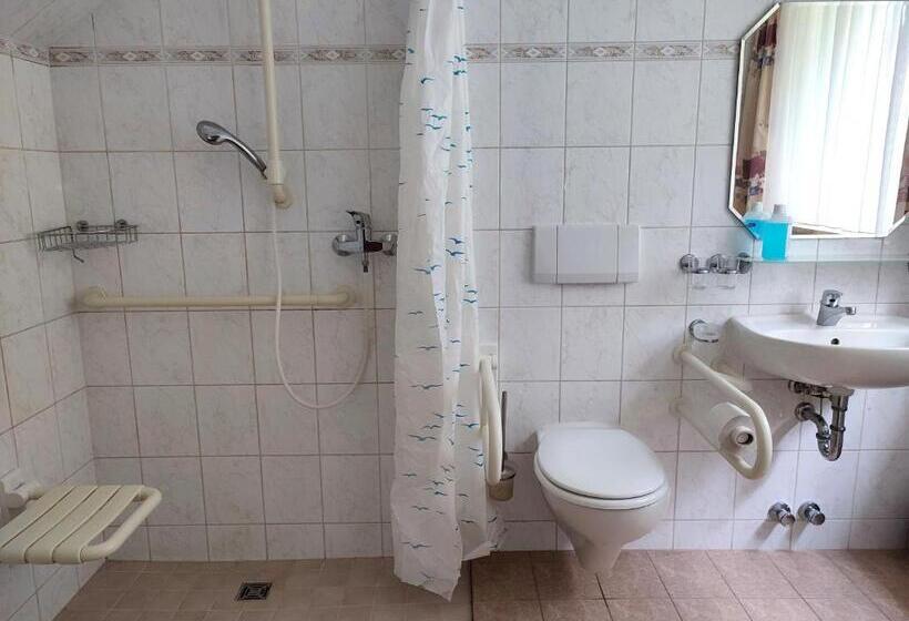 ペンション Gockescher Hahn