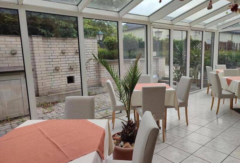 ペンション Gockescher Hahn