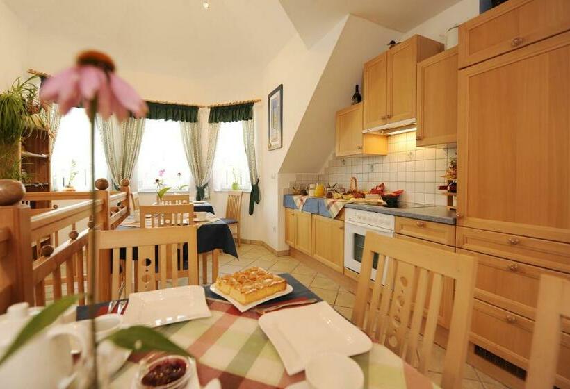 פנסיון Gästehaus Familie Trachsler