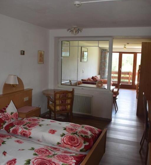 ペンション Landhaus Linser