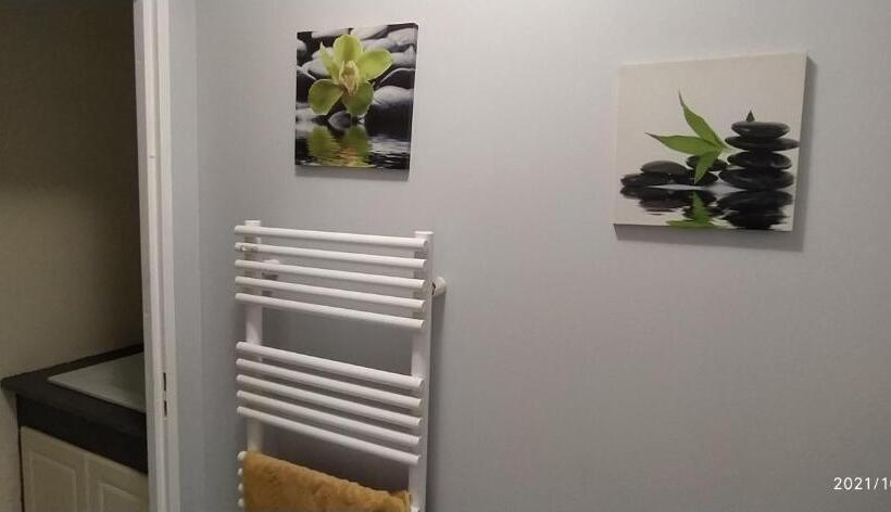 ペンション Logement Dans Une Pinède à Lambesc