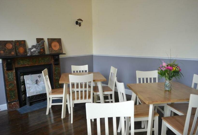 פנסיון Maid Of Erin Guesthouse