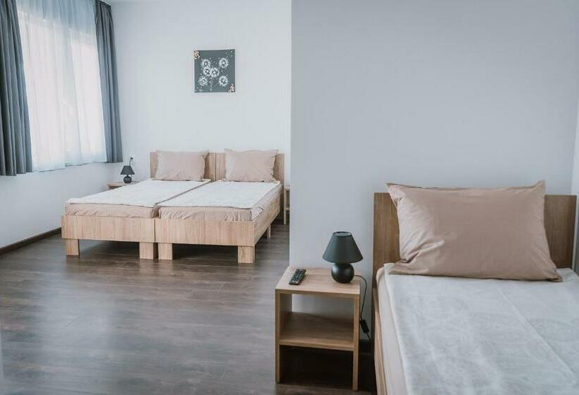 פנסיון Sunset Inn