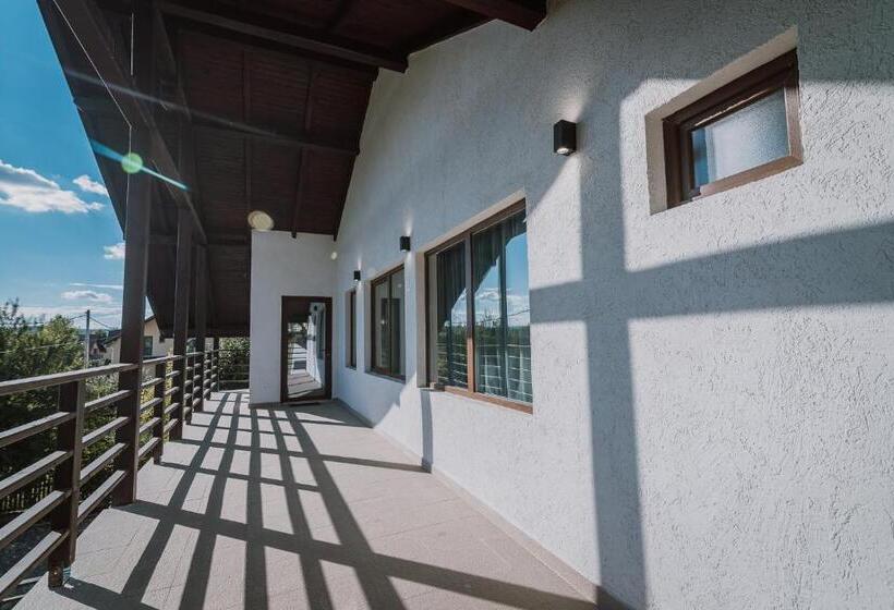 פנסיון Sunset Inn