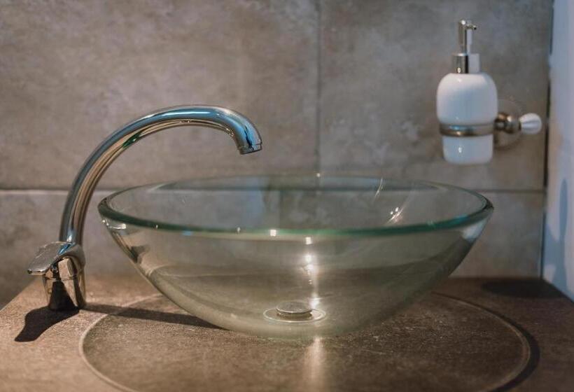 פנסיון Sunset Inn