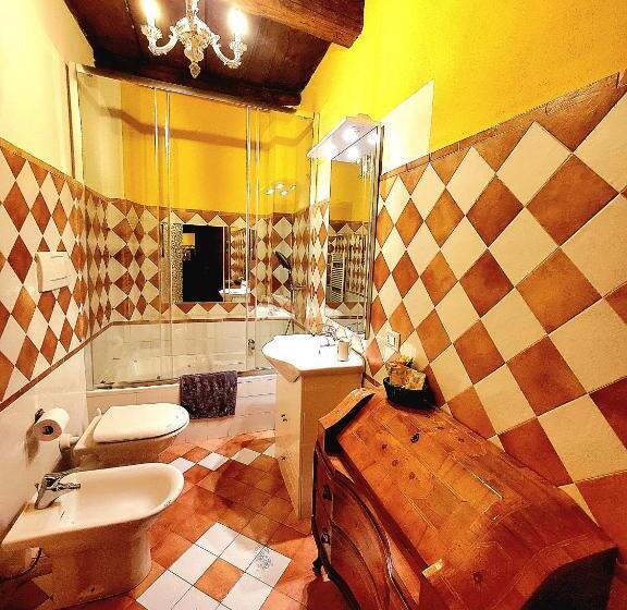 호스텔 Antica Locanda La Tinara Del Belvedere   Romantic Dreams