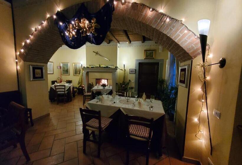 호스텔 Antica Locanda La Tinara Del Belvedere   Romantic Dreams