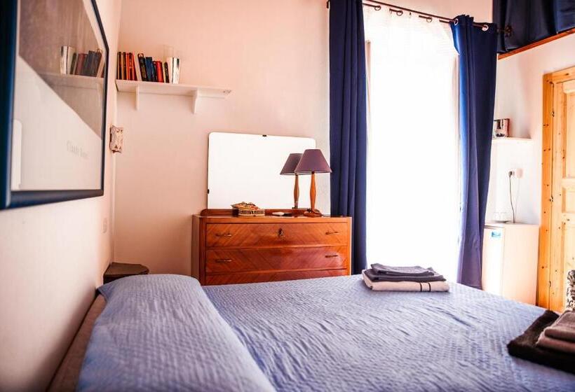 민박 Bobo S House Calasetta