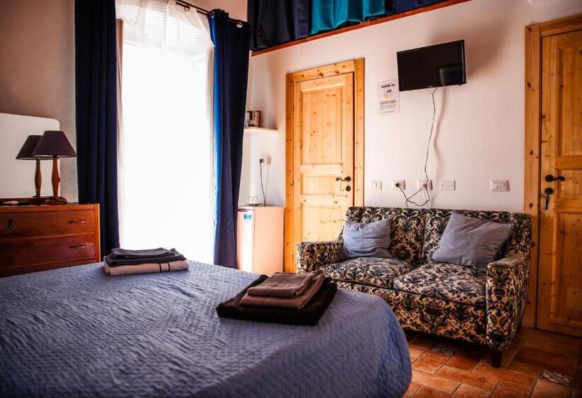 민박 Bobo S House Calasetta