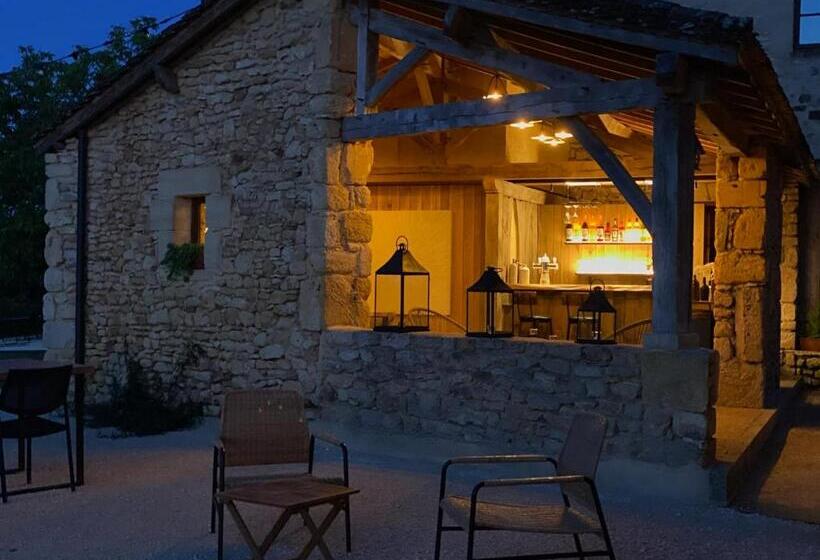 مبيت وإفطار Domaine De Cazal   Chambres D Hôtes Avec Piscine Au Cœur De 26 Hectares De Nature Préservée