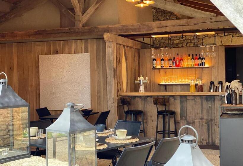 مبيت وإفطار Domaine De Cazal   Chambres D Hôtes Avec Piscine Au Cœur De 26 Hectares De Nature Préservée