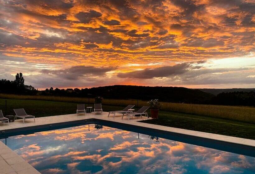 مبيت وإفطار Domaine De Cazal   Chambres D Hôtes Avec Piscine Au Cœur De 26 Hectares De Nature Préservée