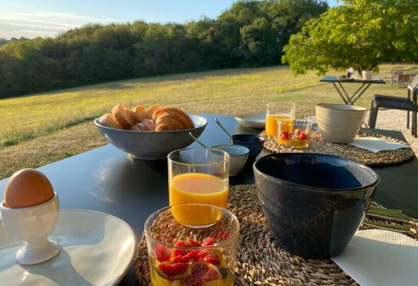 مبيت وإفطار Domaine De Cazal   Chambres D Hôtes Avec Piscine Au Cœur De 26 Hectares De Nature Préservée
