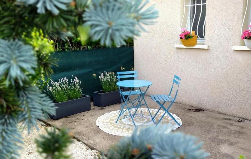 ベッドアンドブレックファースト Fleurs De Cosmos