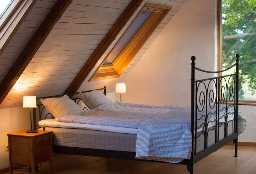 تختخواب و صبحانه Fridfullt Boende På Lantgård Med Underbar Utsikt