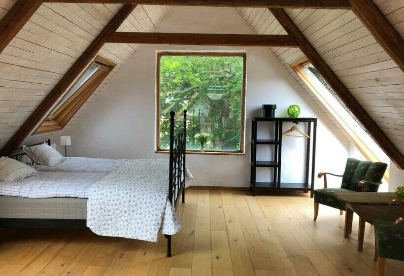تختخواب و صبحانه Fridfullt Boende På Lantgård Med Underbar Utsikt