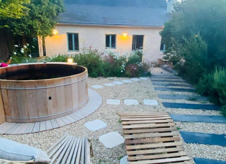 민박 Gîte Verveine Bain Nordique Jacuzzi L écrin De Verdure Chinon