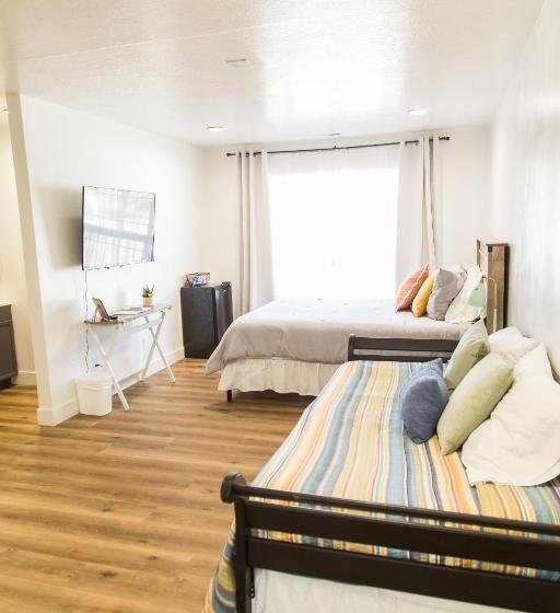 مبيت وإفطار Happy Trails Bnb