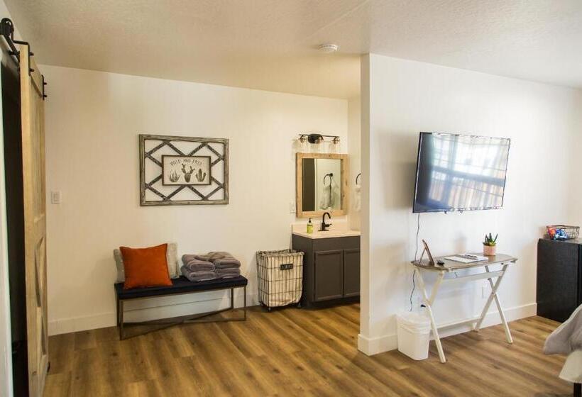 مبيت وإفطار Happy Trails Bnb