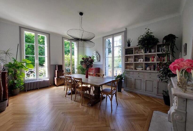 مبيت وإفطار La Maucannière