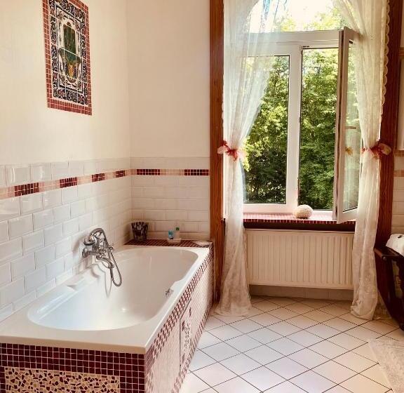 Bed and Breakfast La Tour D Héloïse 10 De Bruxelles