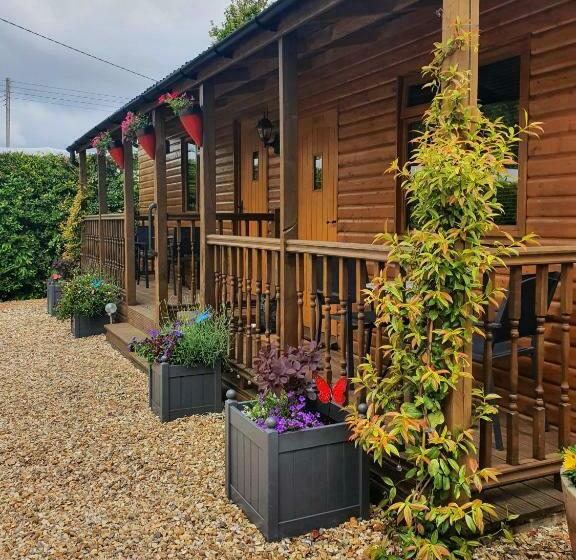 ベッドアンドブレックファースト Lyonshall Lodge