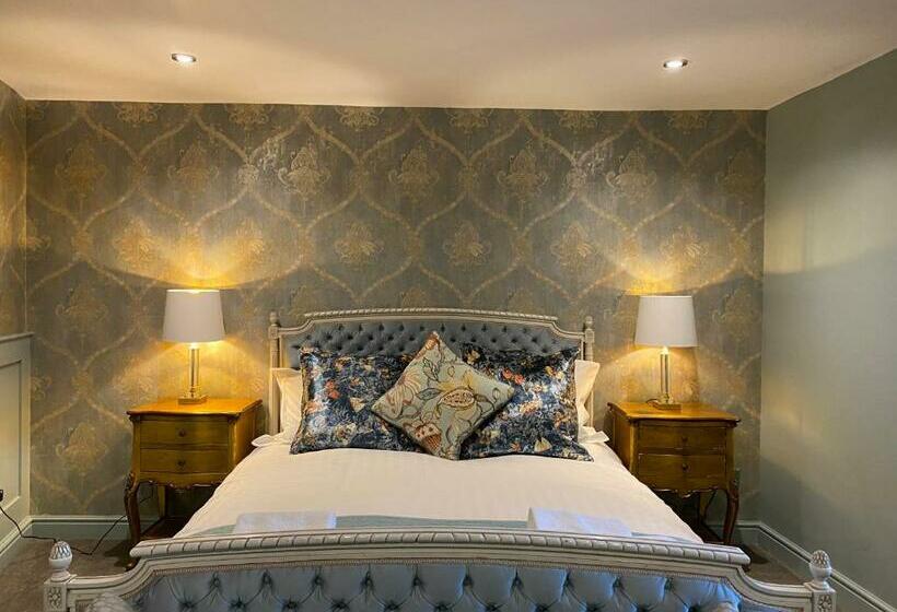 Bed and Breakfast Shibden Hall View