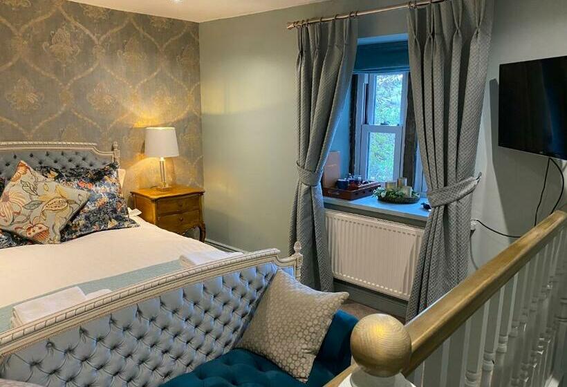 Bed and Breakfast Shibden Hall View