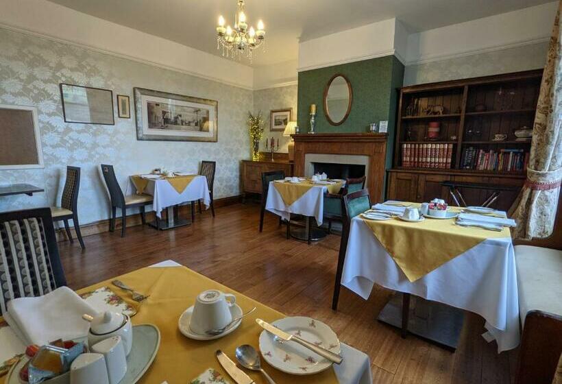 Bed and Breakfast Shibden Hall View