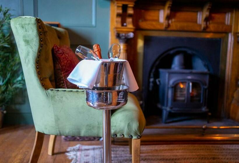 Bed and Breakfast Shibden Hall View