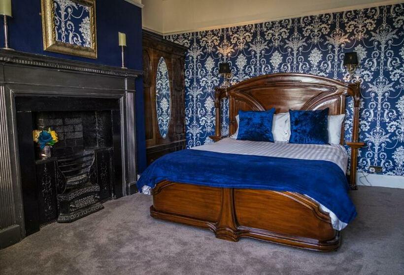 Bed and Breakfast Shibden Hall View