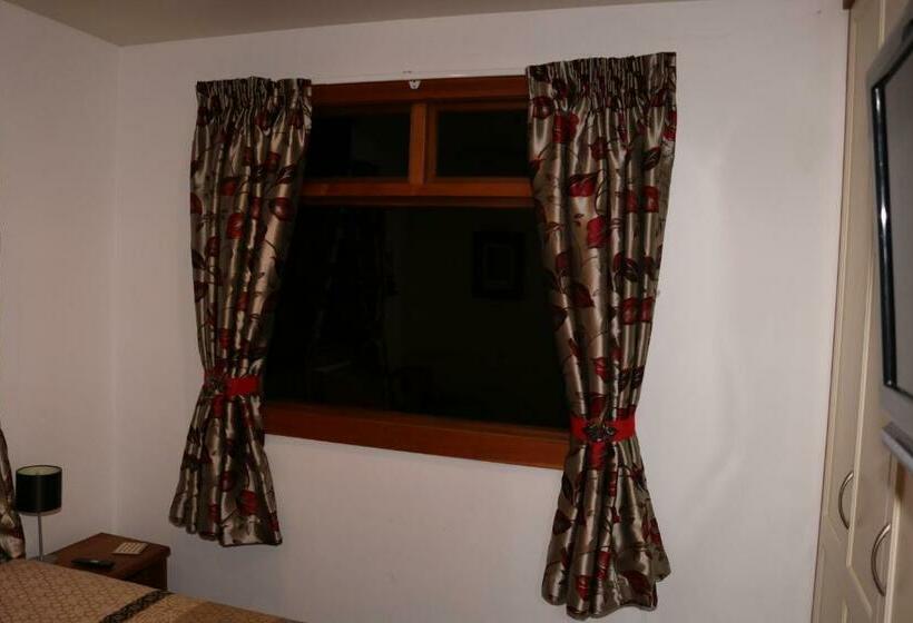 צימר Waiotahi Valley Lodge