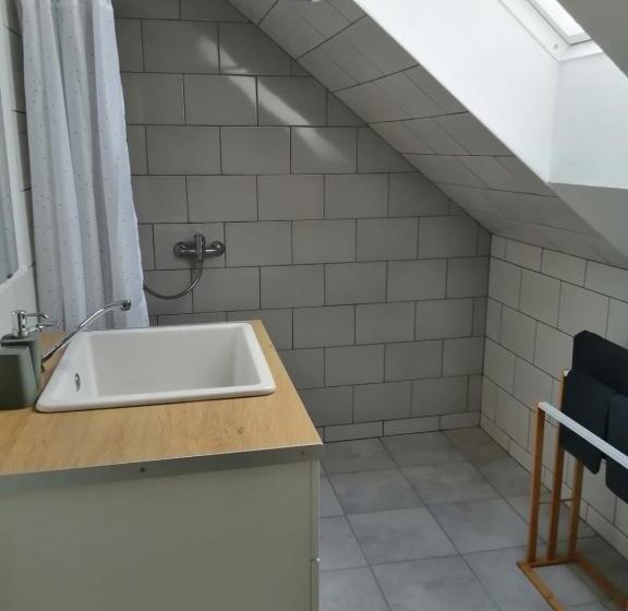 Bed and Breakfast Zlatno 66