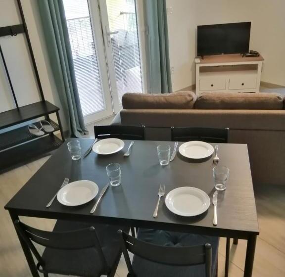 Bed and Breakfast Zlatno 66