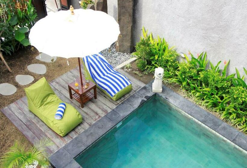 ホテル Adi S Coliving Villa