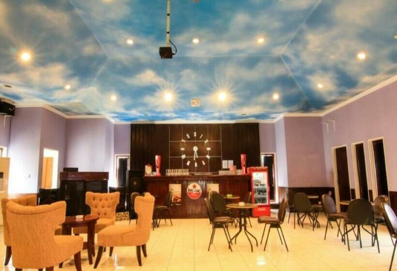 酒店 Signature Mandala Kencana