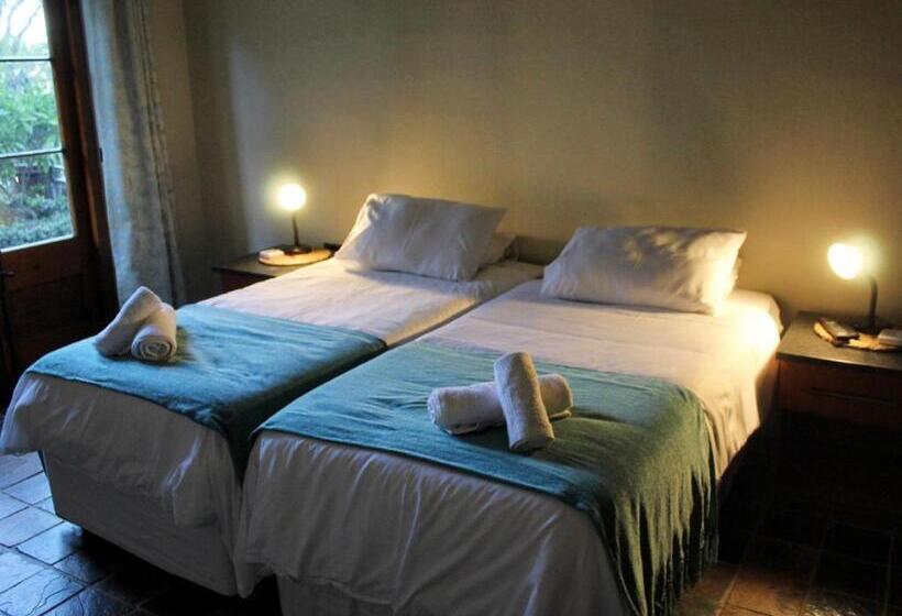 فندق Wildnut Lodge And Game Farm