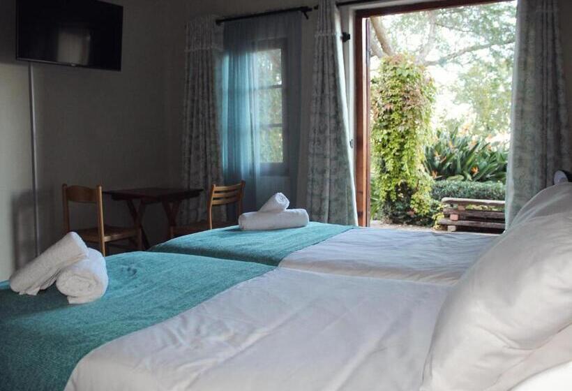 فندق Wildnut Lodge And Game Farm