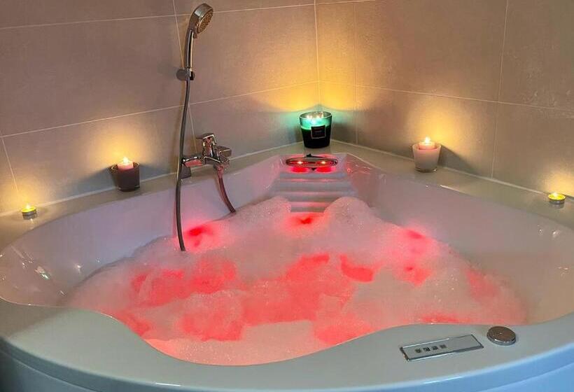 La Badine 5p Plage Piscine Clim Jacuzzi Parc Luxuriant