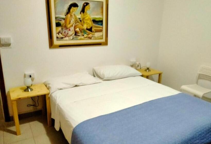 بنسيون Casa De Nella