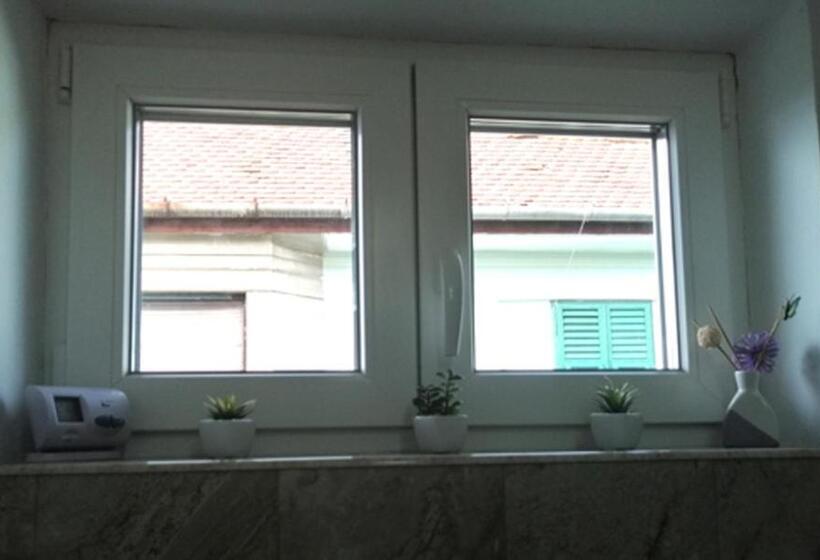 膳宿费 Check In Kaya