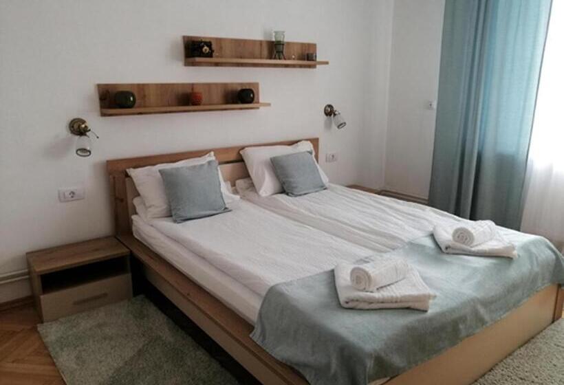 膳宿费 Check In Kaya