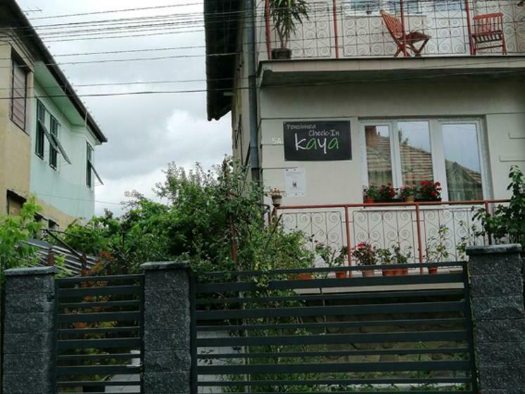 膳宿费 Check In Kaya