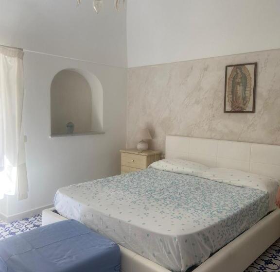 ペンション Civico13 Capri