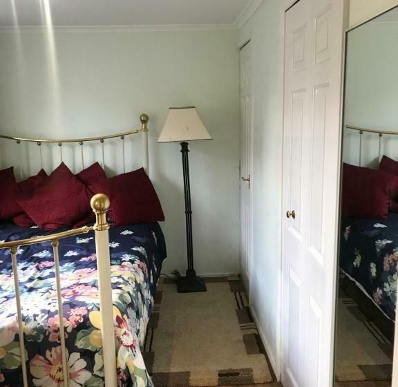 بنسيون Cosy Cottage Annex In Fairlop