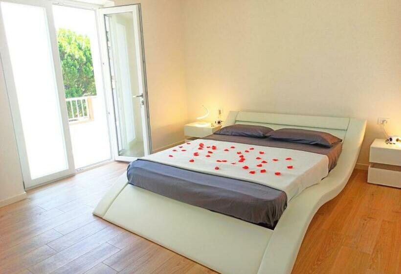 بنسيون Guest House   La Bella Vita