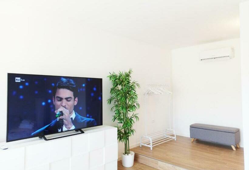 פנסיון Guest House   La Bella Vita